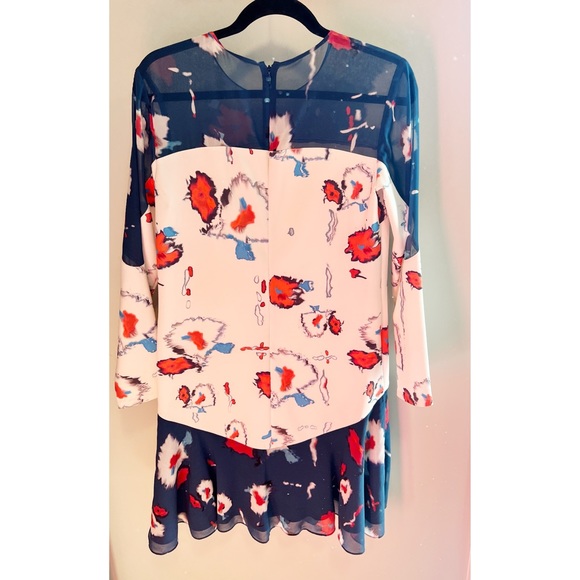 Sachin & Babi Dress, Size 6, long sleeve scuba like material with a little flare - Picture 2 of 4